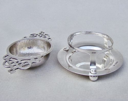fig 3. FABULOUS SILVER TEA STRAINER & STAND BY HAMMOND, TURNER & SON, BIRMINGHAM 1926