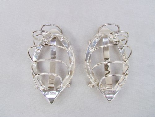 fig 2. GOOD PAIR OF VICTORIAN SOLID SILVER TOAST RACKS BY WILLIAM HUTTON & SONS, SHEFFIELD 1899