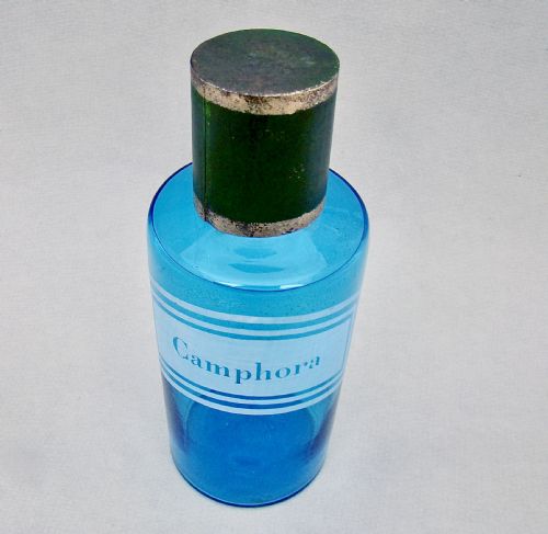 fig 1. RARE 19TH CENTURY FRENCH ETCHED TURQUOISE GLASS APOTHECARY JAR, CIRCA 1890