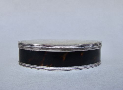 fig 1. VERY RARE EARLY GEORGIAN SILVER & CARVED MOTHER OF PEARL SNUFF BOX, CIRCA 1725