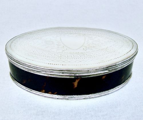 Very Rare Early Georgian Silver & Carved Mother of Pearl Snuff Box, Circa 1725