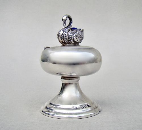 fig 2. RARE GEORGE V SILVER PILL BOX/ PIN CUSHION BY ADIE & LOVEKIN, BIRMINGHAM 1910