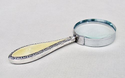 fig 2. ART DECO SILVER & GUILLOCHE ENAMEL MAGNIFYING GLASS BY HENRY MATTHEWS, BIRMINGHAM 1923