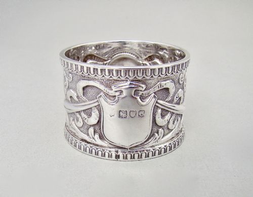 fig 3. STUNNING CASED VICTORIAN SILVER NAPKIN RING BY JOSIAH WILLIAMS & CO, LONDON 1900