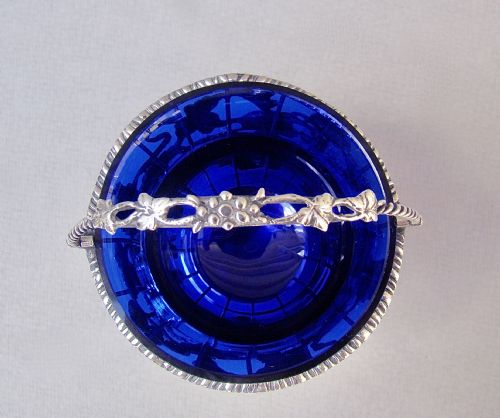 fig 2. EXQUISITE EDWARDIAN SILVER WIREWORK SUGAR BASKET BY WILLIAM COMYNS, LONODN 1907