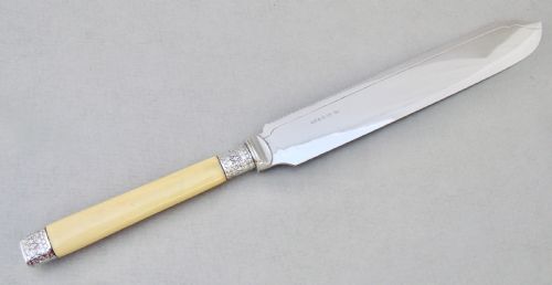 fig 3. CASED VICTORIAN SILVER PLATED CAKE KNIFE BY JONAS BOWEN & SONS, BIRMINGHAM CIRCA 1870