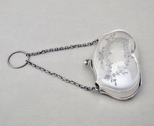 fig 2. DELIGHTFUL GEORGE V SILVER COCKTAIL PURSE BY GEORGE EDWIN WALTON, BIRMINGHAM 1918