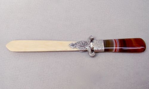 fig 1. DELIGHTFUL VICTORIAN SILVER AND AGATE LETTER OPENER BY CRISFORD AND NORRIS, BIRMINGHAM 1900