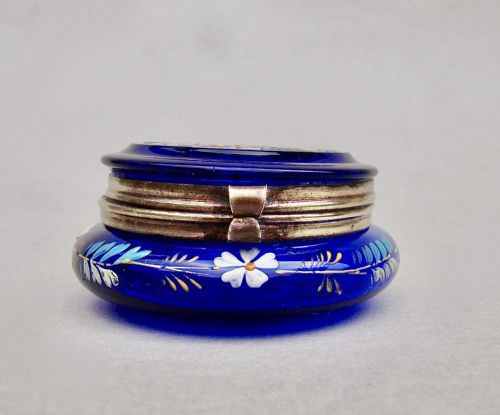 fig 1. 19TH CENTURY FRENCH ENAMELLED BRISTOL BLUE GLASS TRINKET BOX, CIRCA 1890