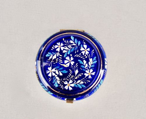 fig 2. 19TH CENTURY FRENCH ENAMELLED BRISTOL BLUE GLASS TRINKET BOX, CIRCA 1890