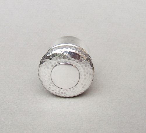 ARTS CRAFT SPOTHAMMERED SILVER TRINKET BOX BY NATHAN HAYES CHESTER 1910 - ADDITIONAL PHOTO 2