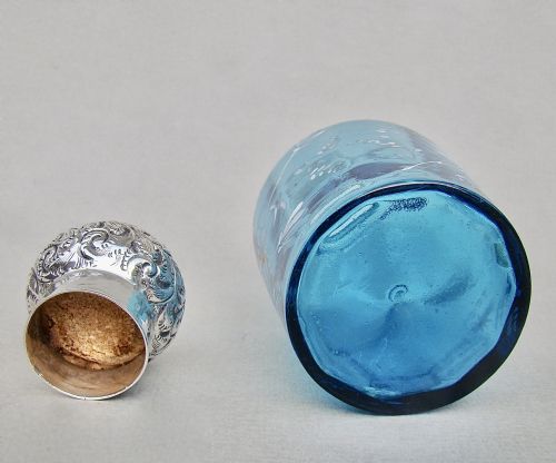 fig 3. EDWARDIAN SILVER LIDDED TURQUOISE ENAMELLED GLASS SCENT BOTTLE BY CHARLES MAY, BIRMINGHAM 1905