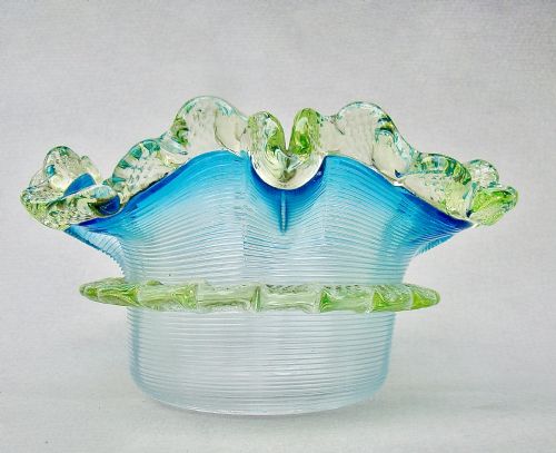 RARE STEVENS WILLIAMS VICTORIAN THREADED TURQUOISE URANIUM GLASS SWEETMEAT DISH CIRCA 1880 - ADDITIONAL PHOTO 1