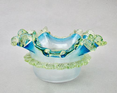 RARE STEVENS WILLIAMS VICTORIAN THREADED TURQUOISE URANIUM GLASS SWEETMEAT DISH CIRCA 1880 - ADDITIONAL PHOTO 3