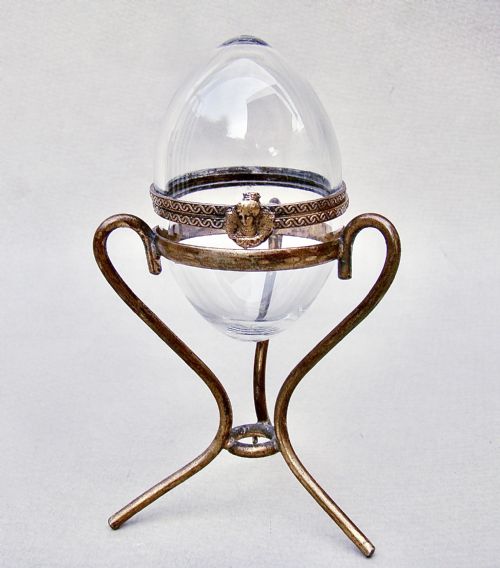 DELIGHTFUL FRENCH PALAIS ROYAL CLEAR GLASS CASKET ON ORMULU STAND CIRCA 1860 - ADDITIONAL PHOTO 7