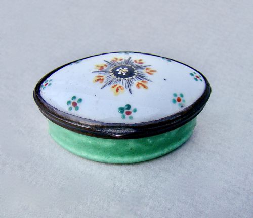 Exquisite Georgian Bilston Enamel Patch Box, Circa 1780