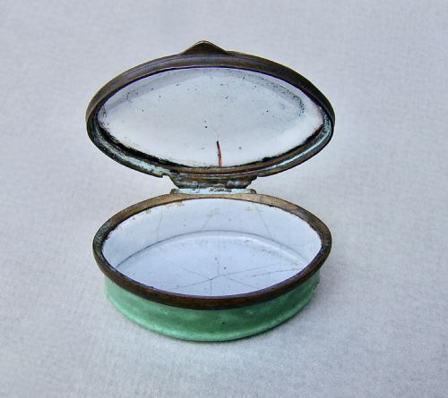 fig 1. EXQUISITE GEORGIAN BILSTON ENAMEL PATCH BOX, CIRCA 1780