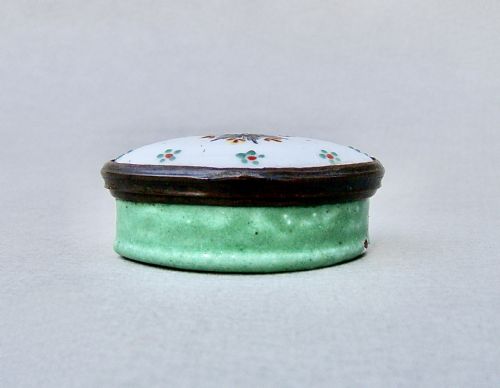 fig 2. EXQUISITE GEORGIAN BILSTON ENAMEL PATCH BOX, CIRCA 1780