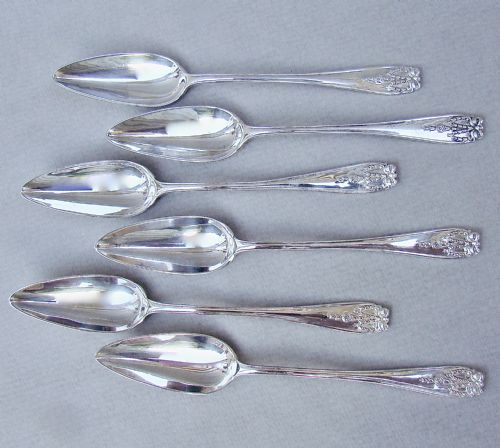 fig 1. ELEGANT CASED SET OF SIX SOLID SILVER GRAPEFRUIT SPOONS BY JOSIAH WILLIAMS & CO, LONDON 1925