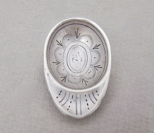 fig 1. RARE GEORGIAN SILVER JOCKEY CAP CADDY SPOON BY SAMUEL PEMBERTON, BIRMINGHAM CIRCA 1795
