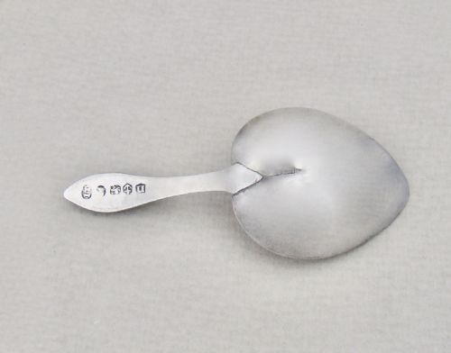 fig 2. EXQUISITE GEORGIAN SILVER HEART-SHAPED CADDY SPOON BY JOSEPH TAYLOR, BIRMINGHAM 1811
