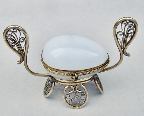 fig 1. RARE 19TH C. FRENCH PALAIS ROYAL CRANBERRY GLASS SCENT BOTTLE IN OPALINE GLASS EGG CASKET, CIRCA 1880
