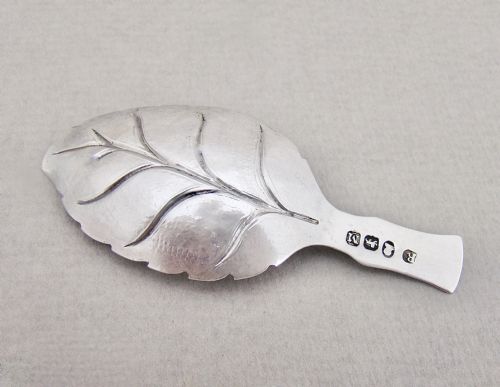 fig 2. RARE GEORGIAN SILVER LEAF-SHAPED SILVER CADDY SPOON BY ROBERT RUTLAND, LONDON 1807