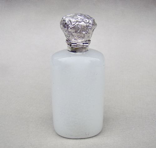 VICTORIAN SILVER AND WHITE OPALINE GLASS SCENT BOTTLE CIRCA 1880 - ADDITIONAL PHOTO 6