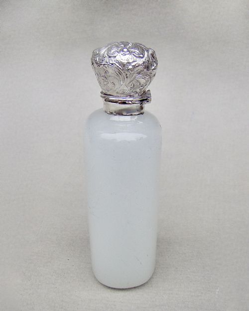 VICTORIAN SILVER AND WHITE OPALINE GLASS SCENT BOTTLE CIRCA 1880 - ADDITIONAL PHOTO 7
