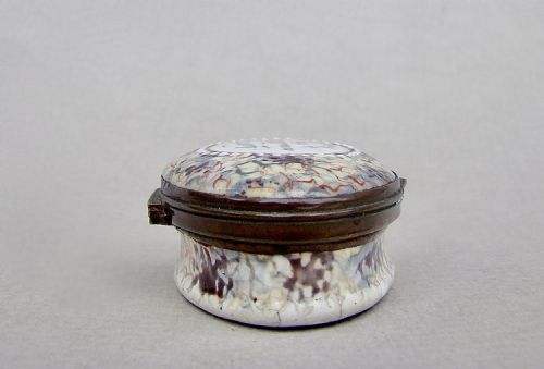 UNUSUAL GEORGIAN BILSTON ENAMEL PATCH BOX CIRCA 1780 - ADDITIONAL PHOTO 4