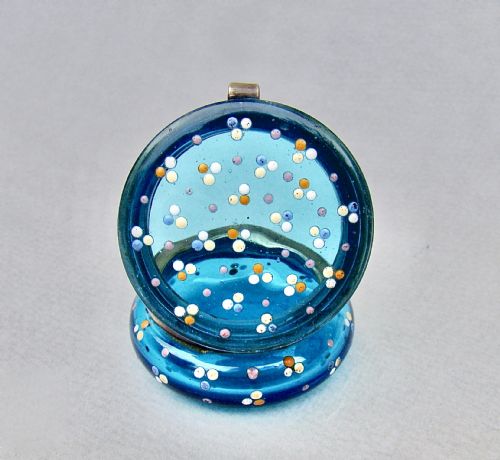 fig 1. DELIGHTFUL FRENCH TURQUOISE GLASS ENAMELLED TRINKET BOX, CIRCA 1890
