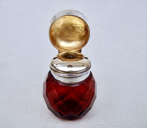 fig 3. UNUSUAL VICTORIAN SILVER SLICED-CUT RUBY GLASS VINAIGRETTE , CIRCA 1890