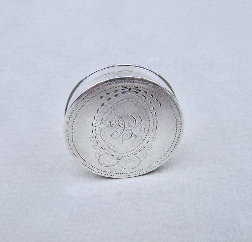 GEORGIAN SILVER COUNTER BOX BY SAMUEL PEMBERTON BIRMINGHAM 1793 WITH MOTHER OF PEARLS COUNTERS - ADDITIONAL PHOTO 1