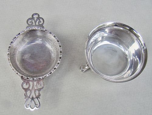 fig 2. FABULOUS MID-CENTURY SILVER TEA STRAINER & STAND BY CHATTERLEY & SON, BIRMINGHAM 1966