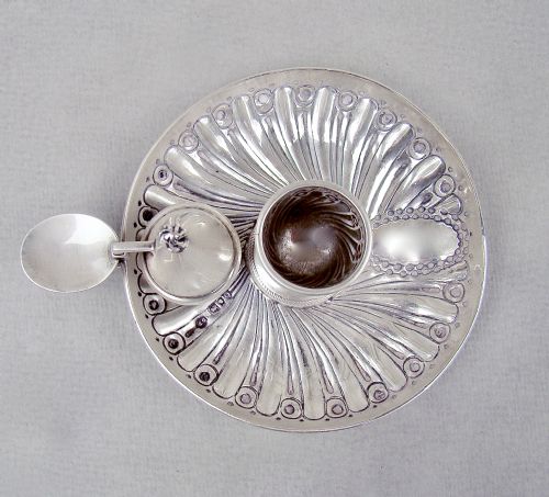 fig 2. DELIGHTFUL VICTORIAN SILVER CHAMBERSTICK BY WILLIAM COMYNS, LONDON 1891