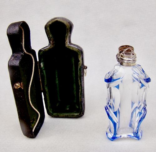 19TH C FRENCH CASED SILVER AND BLUE OVERLAY GLASS SCENT BOTTLE CIRCA 1870 - ADDITIONAL PHOTO 1