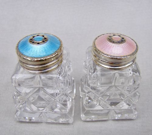 fig 2. CASED PAIR OF NORWEGIAN ART DECO SILVER AND ENAMEL SALTS BY DAVID ANDERSEN, CIRCA 1930
