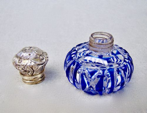 fig 3. FABULOUS VICTORIAN SILVER MOUNTED BRISTOL BLUE GLASS VINAIGRETTE, CIRCA 1890