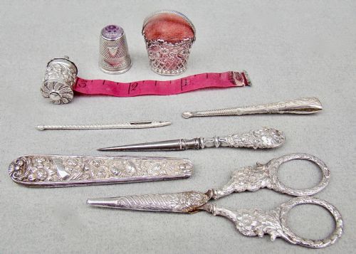fig 2. EXCEPTIONAL 19TH CENTURY FRENCH 8 PIECES SILVER SEWING SET, CIRCA 1840