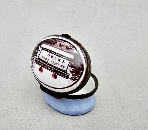 EXQUISITE GEORGIAN BILSTON ENAMEL PATCH BOX CIRCA 1780 - ADDITIONAL PHOTO 2