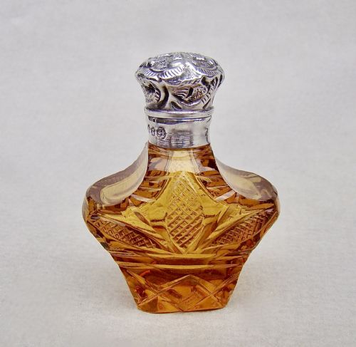 fig 1. RARE VICTORIAN SILVER AND SLICED-CUT AMBER GLASS SCENT BOTTLE BY CHARLES MAY, BIRMINGHAM 1899