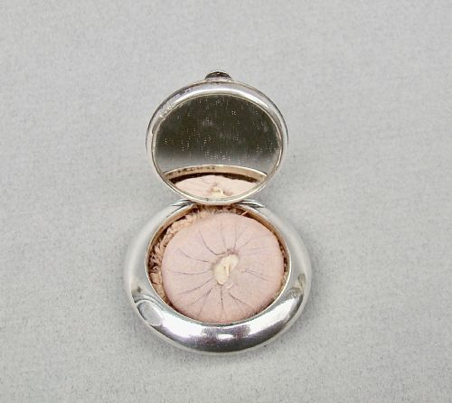 fig 3. RARE SILVER AND MORPHO BUTTERFLY WING CHATELAINE COMPACT BY LEVI & SALAMAN, BIRMINGHAM 1920