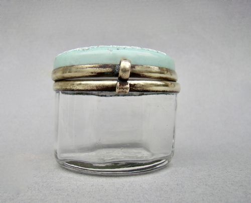 UNUSUAL 19TH C GLASS ENAMELLED PORCELAIN TRINKET BOX CIRCA 1890 - ADDITIONAL PHOTO 3
