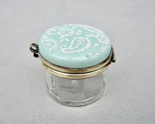 UNUSUAL 19TH C GLASS ENAMELLED PORCELAIN TRINKET BOX CIRCA 1890 - ADDITIONAL PHOTO 5