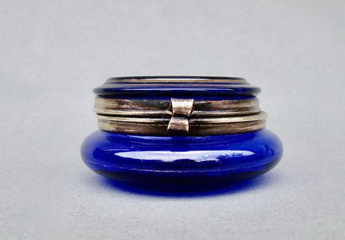 fig 2. 19TH CENTURY FRENCH ENAMELLED BRISTOL BLUE GLASS TRINKET BOX, CIRCA 1890
