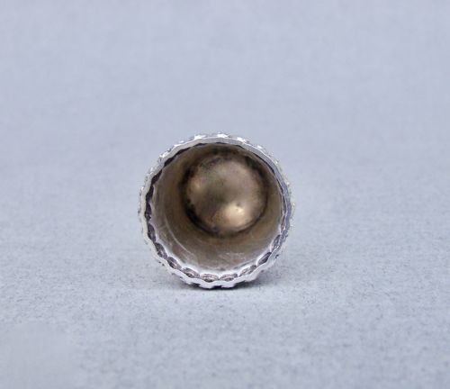 UNUSUAL VICTORIAN SILVER THIMBLE BY CHARLES HORNER CHESTER 1899 CASED - ADDITIONAL PHOTO 4