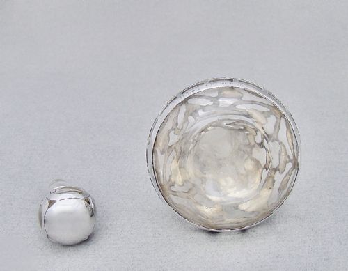 ART NOUVEAU OVERLAY STERLING SILVER GLASS SCENT BOTTLE CIRCA 1900 - ADDITIONAL PHOTO 4