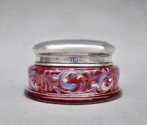DELIGHTFUL SILVER LIDDED ENAMELLED CRANBERRY GLASS TRINKET BOX BIRMINGHAM 1922 - ADDITIONAL PHOTO 1