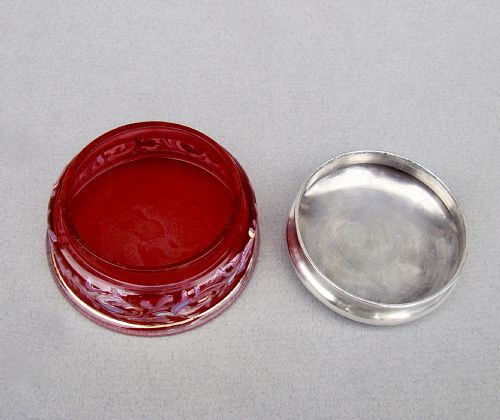 DELIGHTFUL SILVER LIDDED ENAMELLED CRANBERRY GLASS TRINKET BOX BIRMINGHAM 1922 - ADDITIONAL PHOTO 2
