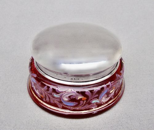 DELIGHTFUL SILVER LIDDED ENAMELLED CRANBERRY GLASS TRINKET BOX BIRMINGHAM 1922 - ADDITIONAL PHOTO 5
